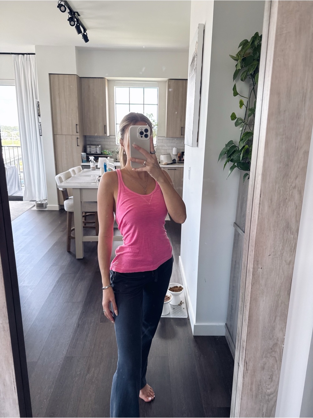 Abercrombie & Fitch Pink Scoop Neck Tank (Size Small)